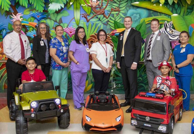 Niños que viajan con estilo a la cirugía en el South Texas Health System Children's